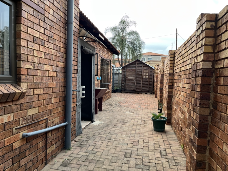 3 Bedroom Property for Sale in Safari Gardens North West